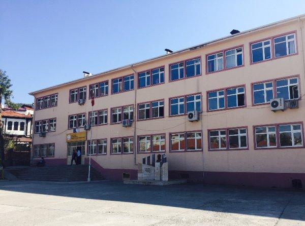 Gazi Osman Paşa Mesleki ve Teknik Anadolu Lisesi Fotoğrafı